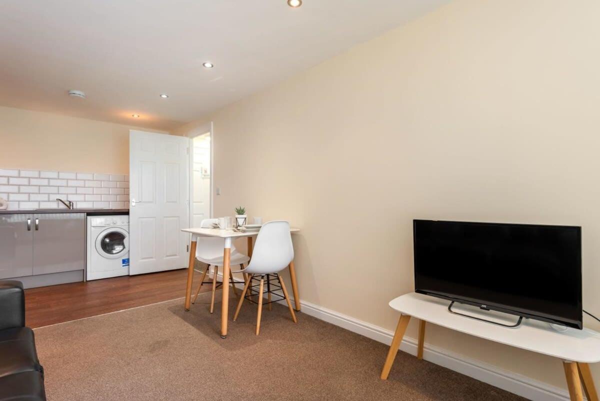 Bright 1 Bedroom Budget Flat In Central Pontefract Exterior foto